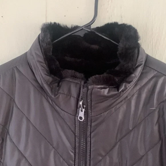 NICOLE Miller reversible quilted black faux fur vest - Picture 2 of 12